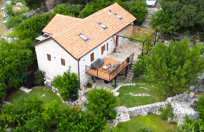 Image No.5-3 Bed Vineyard for sale