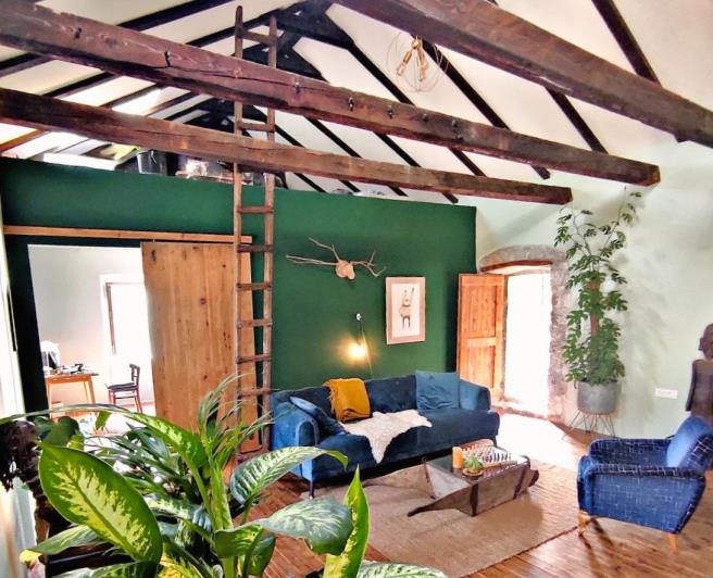 Image No.6-3 Bed Vineyard for sale