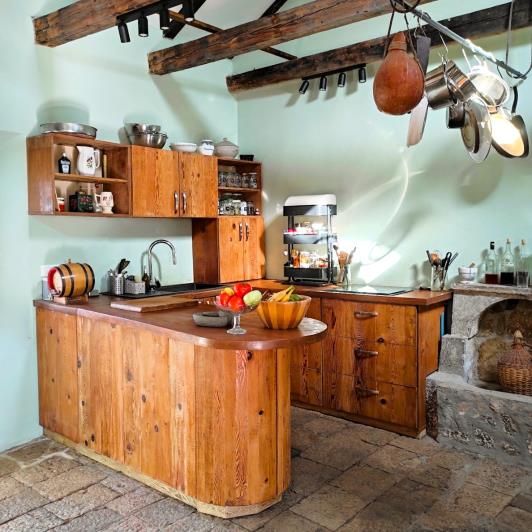 Image No.12-3 Bed Vineyard for sale