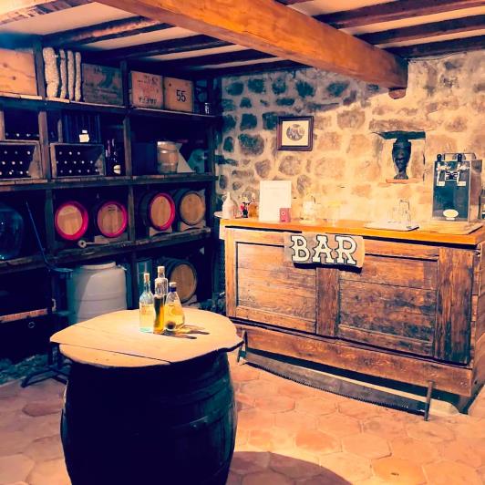 Image No.18-3 Bed Vineyard for sale