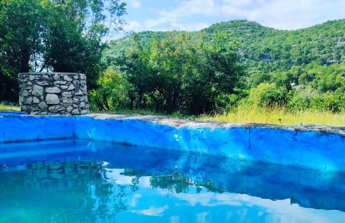 Image No.24-3 Bed Vineyard for sale