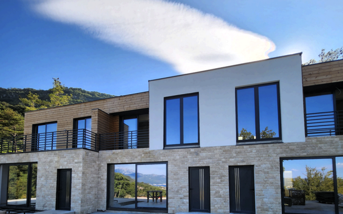 Image No.2-2 Bed Townhouse for sale