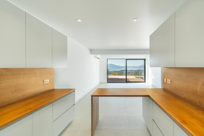 Image No.6-2 Bed Townhouse for sale