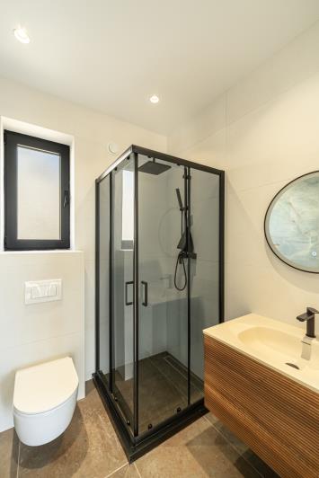 Image No.15-2 Bed Townhouse for sale