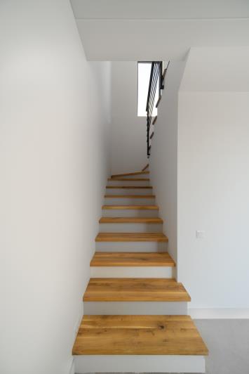 Image No.8-2 Bed Townhouse for sale