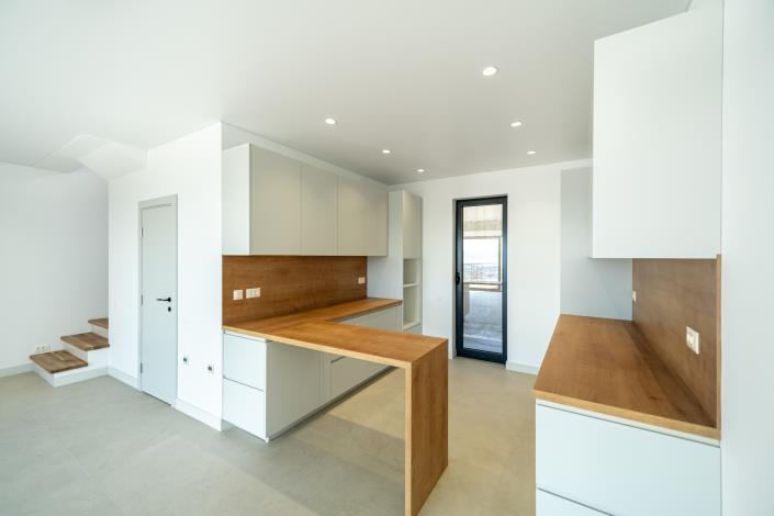 Image No.5-2 Bed Townhouse for sale