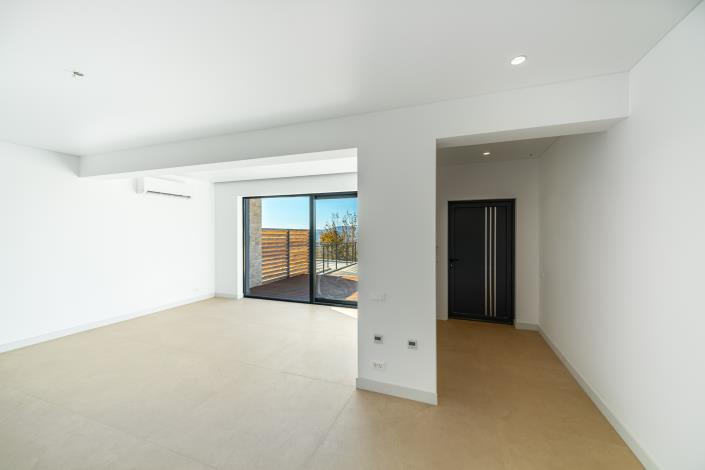 Image No.4-2 Bed Townhouse for sale