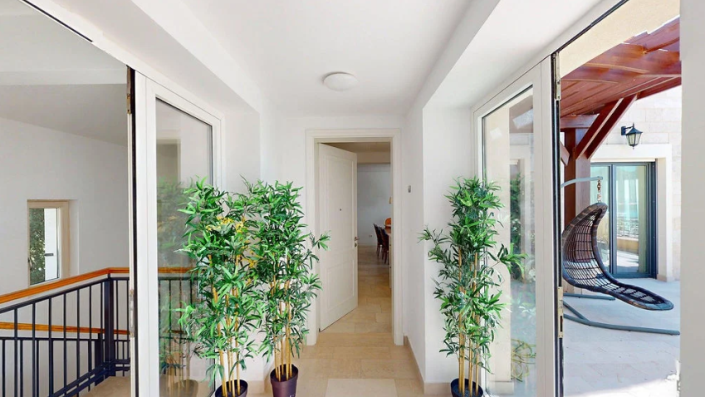 Image No.10-4 Bed Apartment for sale