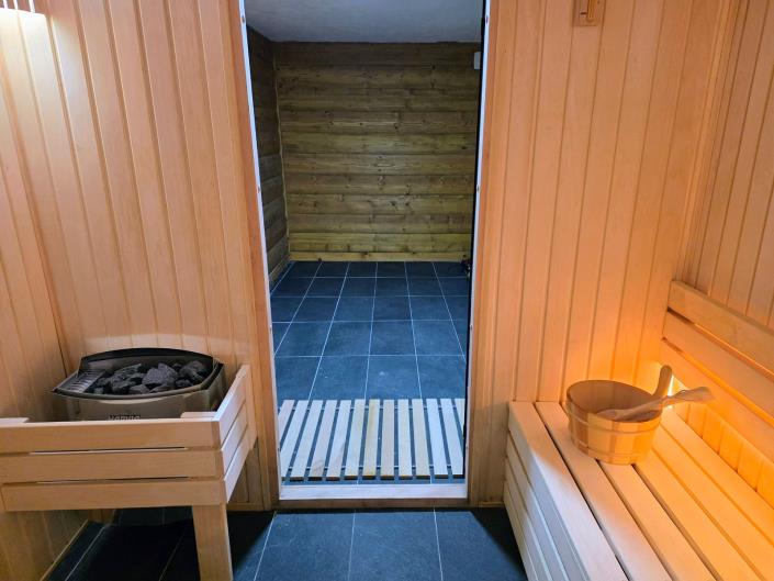 Image No.18-4 Bed Chalet for sale