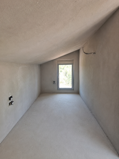 Image No.11-6 Bed House for sale