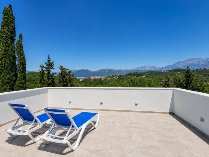 Image No.3-6 Bed House for sale