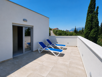 Duplex-top-level-terrace-2