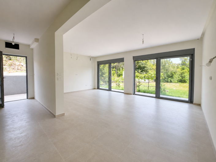 Image No.19-6 Bed House for sale