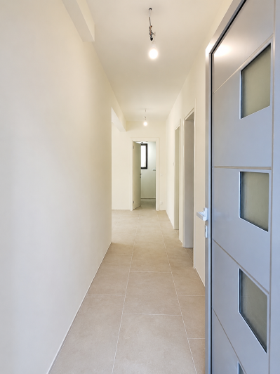 Image No.21-6 Bed House for sale