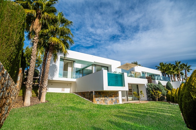 Image No.1-4 Bed Villa for sale