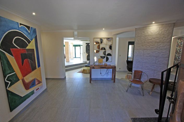 Image No.12-6 Bed Villa for sale