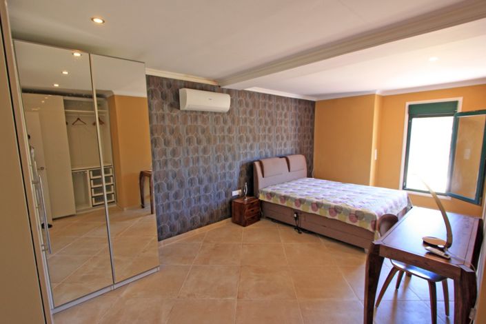 Image No.34-6 Bed Villa for sale