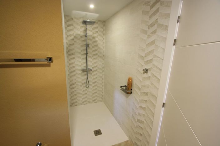 Image No.37-6 Bed Villa for sale