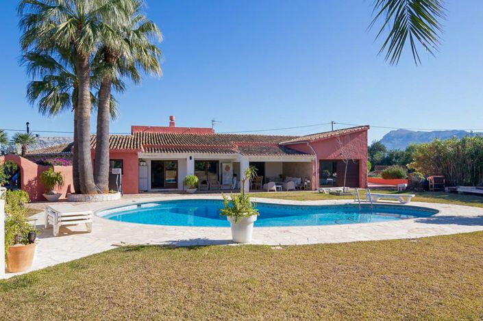 Image No.1-4 Bed Villa for sale