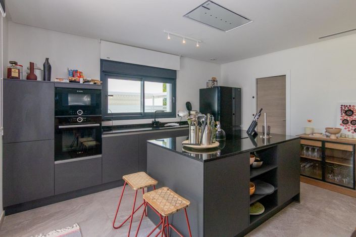 Image No.9-3 Bed Villa for sale