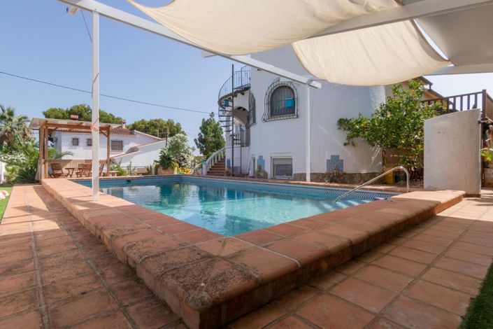 Image No.1-3 Bed Villa for sale