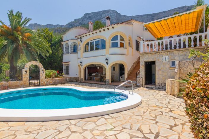 Image No.1-4 Bed Villa for sale