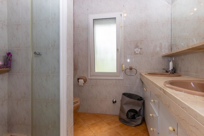 Image No.15-4 Bed Villa for sale