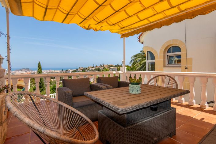 Image No.2-4 Bed Villa for sale