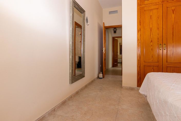 Image No.16-5 Bed Villa for sale