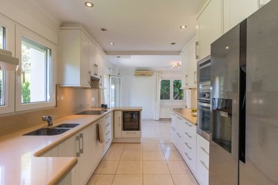 chalet-la-sella-golf-denia-cocina-moderna