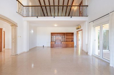 chalet-la-sella-golf-denia-salon-altillo