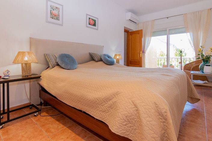 Image No.20-Villa de 4 chambres à vendre à Alicante