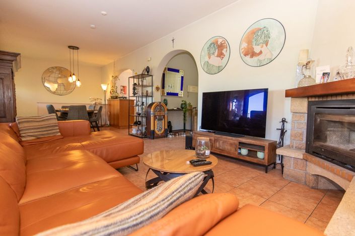 Image No.3-Villa de 4 chambres à vendre à Alicante