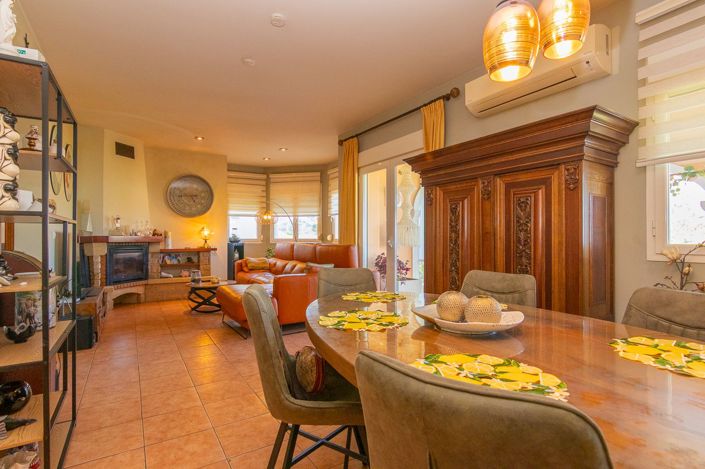 Image No.4-Villa de 4 chambres à vendre à Alicante