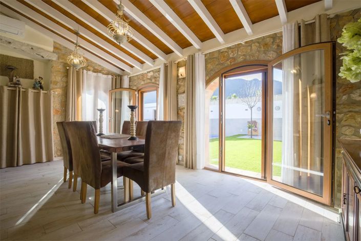 Image No.8-12 Bed Villa for sale