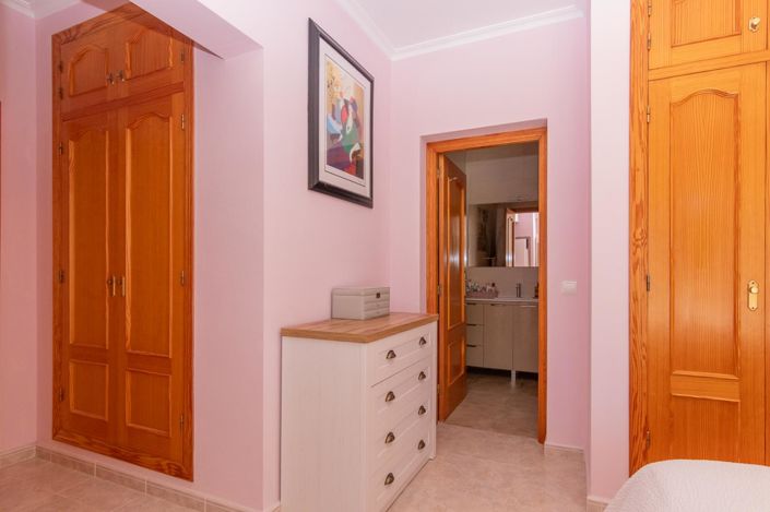 Image No.22-3 Bed Villa for sale