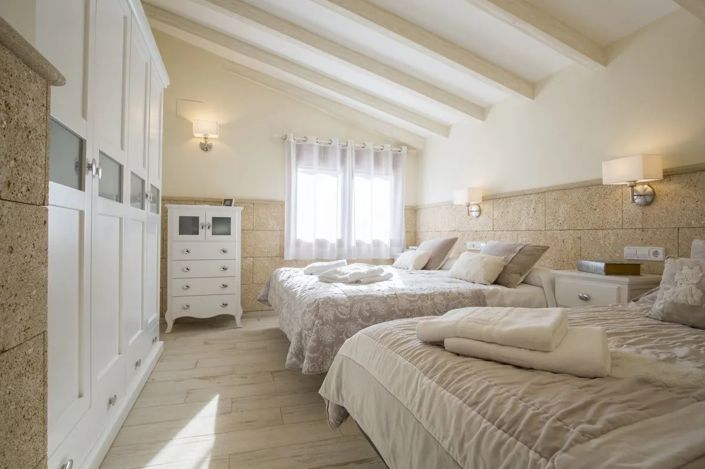 Image No.14-12 Bed Villa for sale