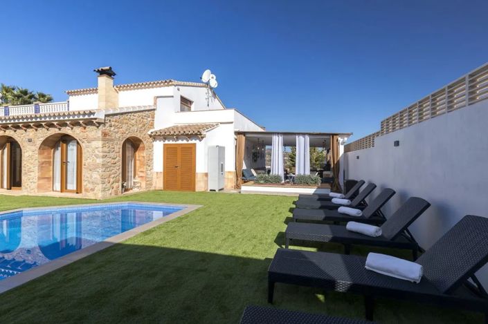 Image No.2-12 Bed Villa for sale