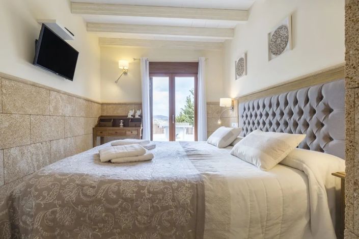 Image No.16-12 Bed Villa for sale