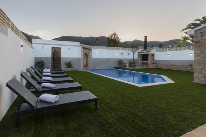 Image No.26-12 Bed Villa for sale