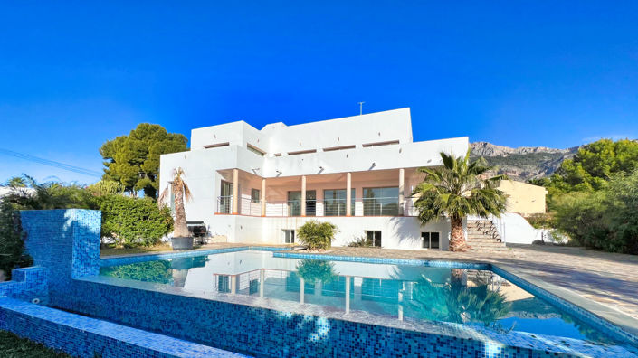Image No.1-5 Bed Villa for sale