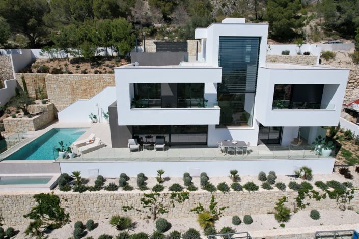Image No.1-4 Bed Villa for sale