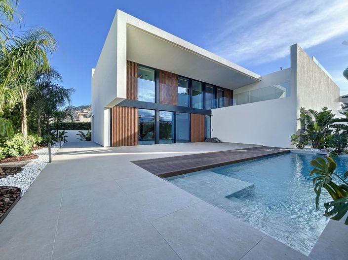 Image No.1-3 Bed Villa for sale