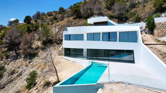 Image No.1-4 Bed Villa for sale