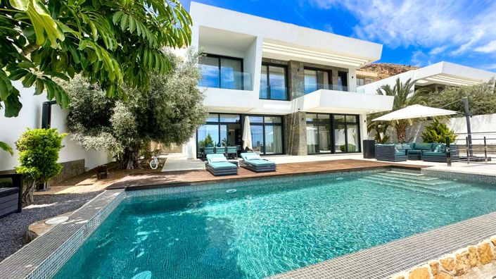Image No.1-5 Bed Villa for sale