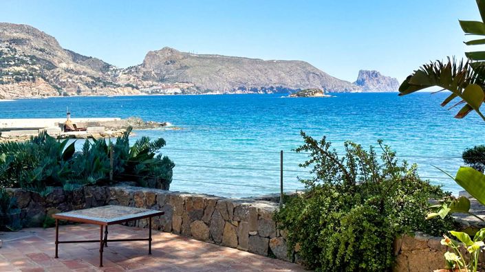 Image No.1-5 Bed Property for sale