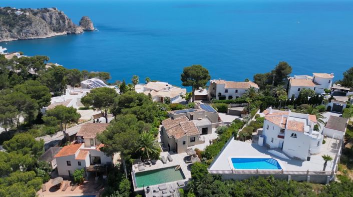 Image No.1-5 Bed Villa for sale