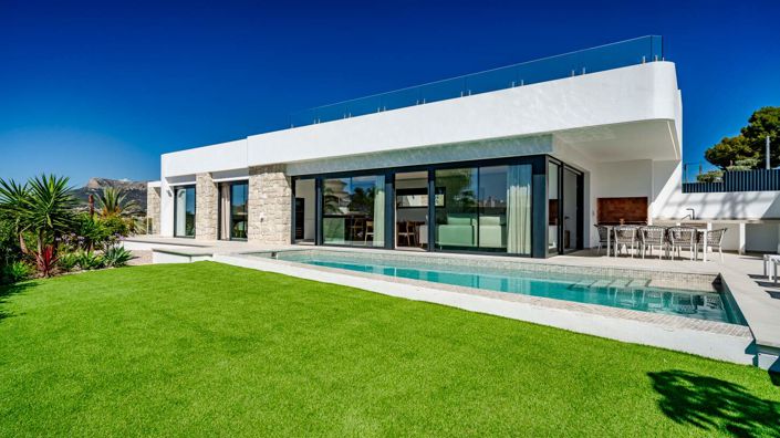 Image No.1-4 Bed Villa for sale