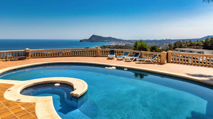 Image No.1-8 Bed Villa for sale