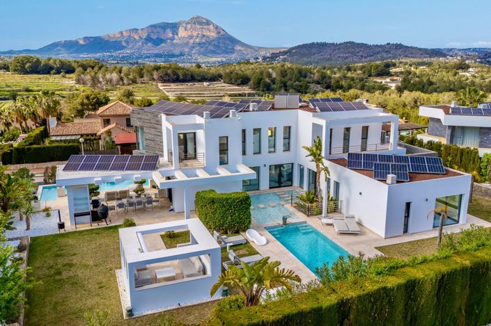 Image No.1-5 Bed Villa for sale